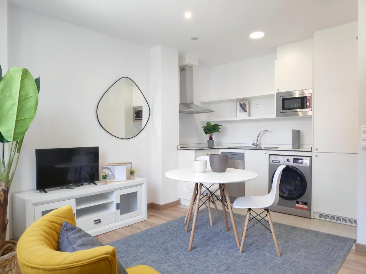 Apartamentos Rey By Como En Casa Сантьяго-де-Компостела Екстер'єр фото
